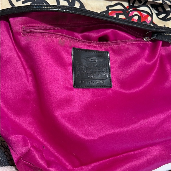 Coach black and tan/red accents, raspberry lining, 11 ny 10 adj  shld/crss 2 tag - Picture 13 of 16